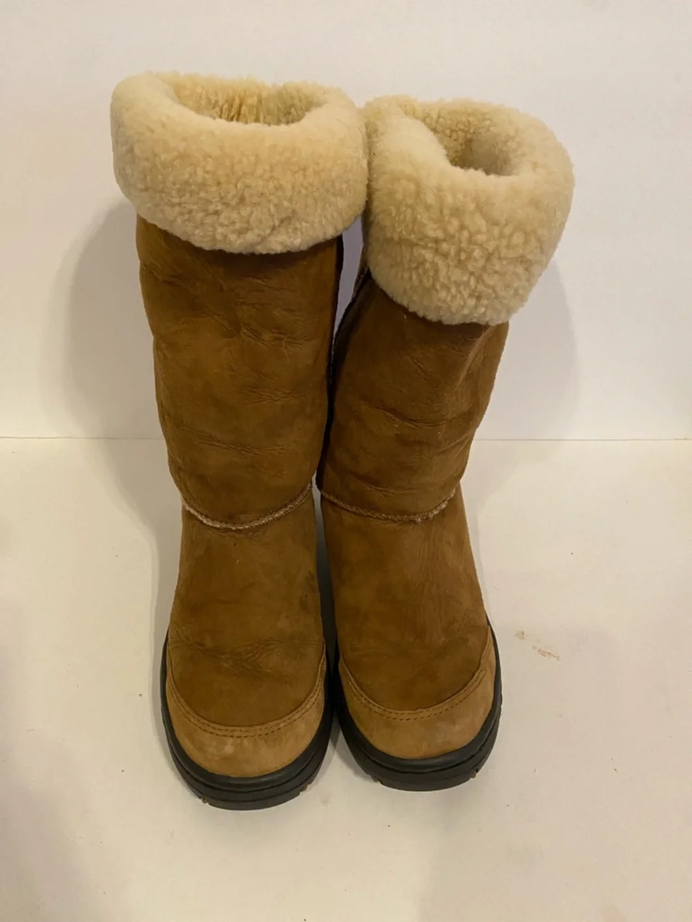UGG Australia Brown Leather Sheepskin Cuff Boots Women's Size 8 - Picture 2 of 11